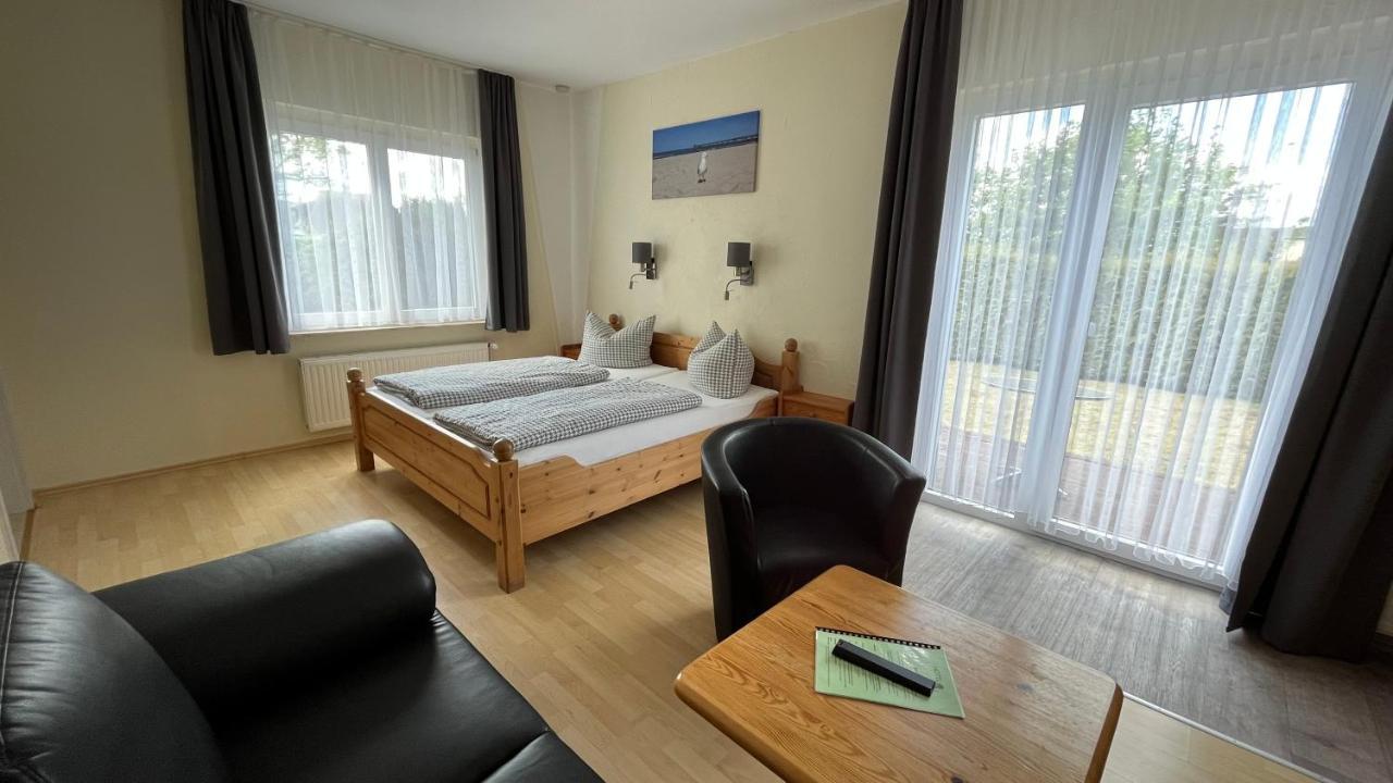 Kastanienhof Hotel Garni Zinnowitz Ruang foto