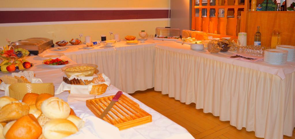 Kastanienhof Hotel Garni Zinnowitz Bagian luar foto