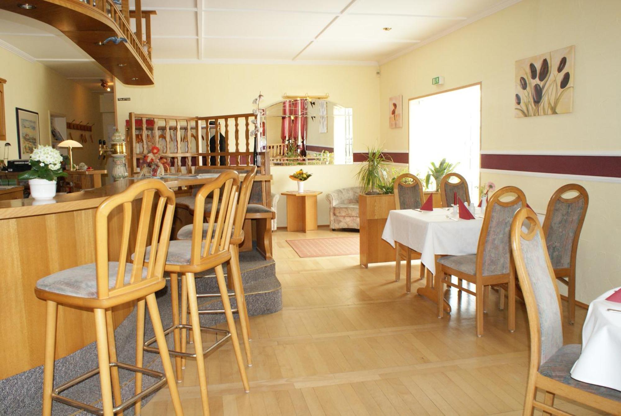 Kastanienhof Hotel Garni Zinnowitz Bagian luar foto