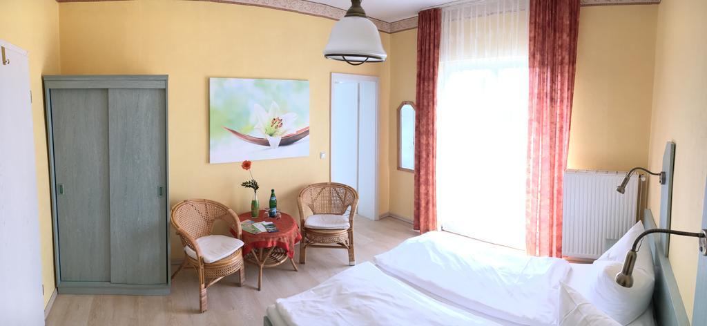 Kastanienhof Hotel Garni Zinnowitz Bagian luar foto