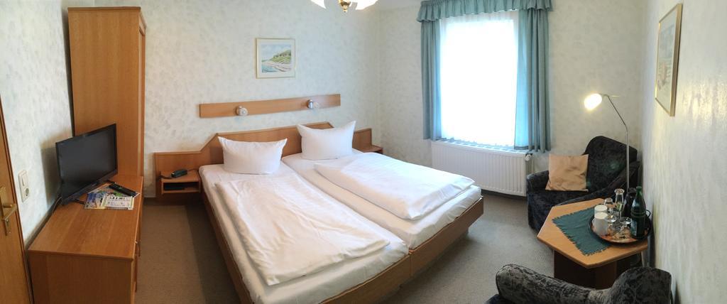 Kastanienhof Hotel Garni Zinnowitz Ruang foto