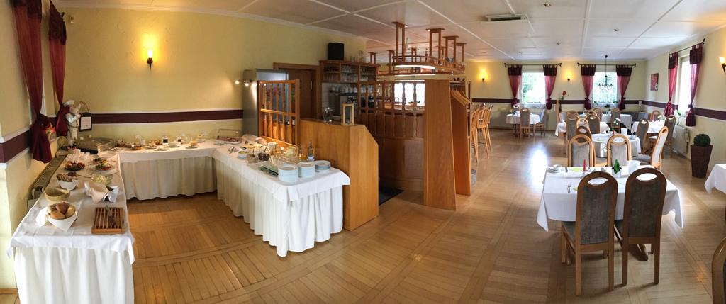 Kastanienhof Hotel Garni Zinnowitz Bagian luar foto
