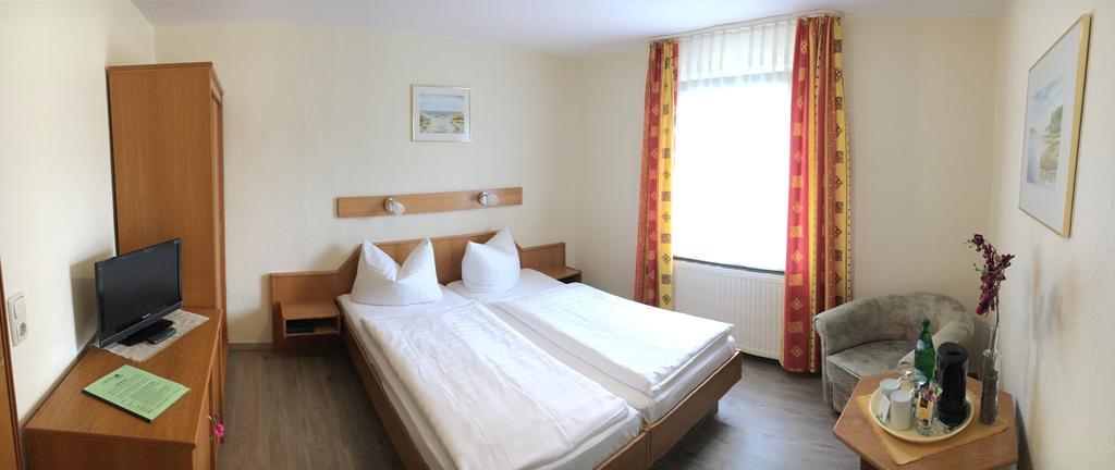 Kastanienhof Hotel Garni Zinnowitz Ruang foto